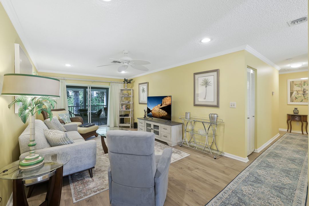 4126 Belair Ln #B10, Naples, FL 34103