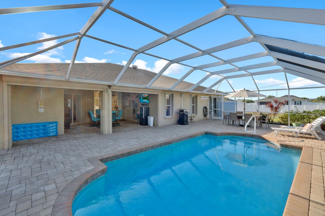 2217 NE 1st Pl, Cape Coral, FL 33909