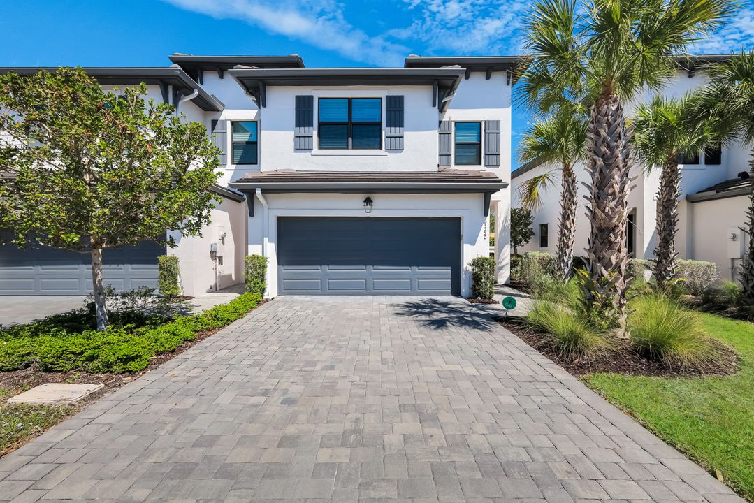 7550 Rockefeller Dr, Naples, FL 34119