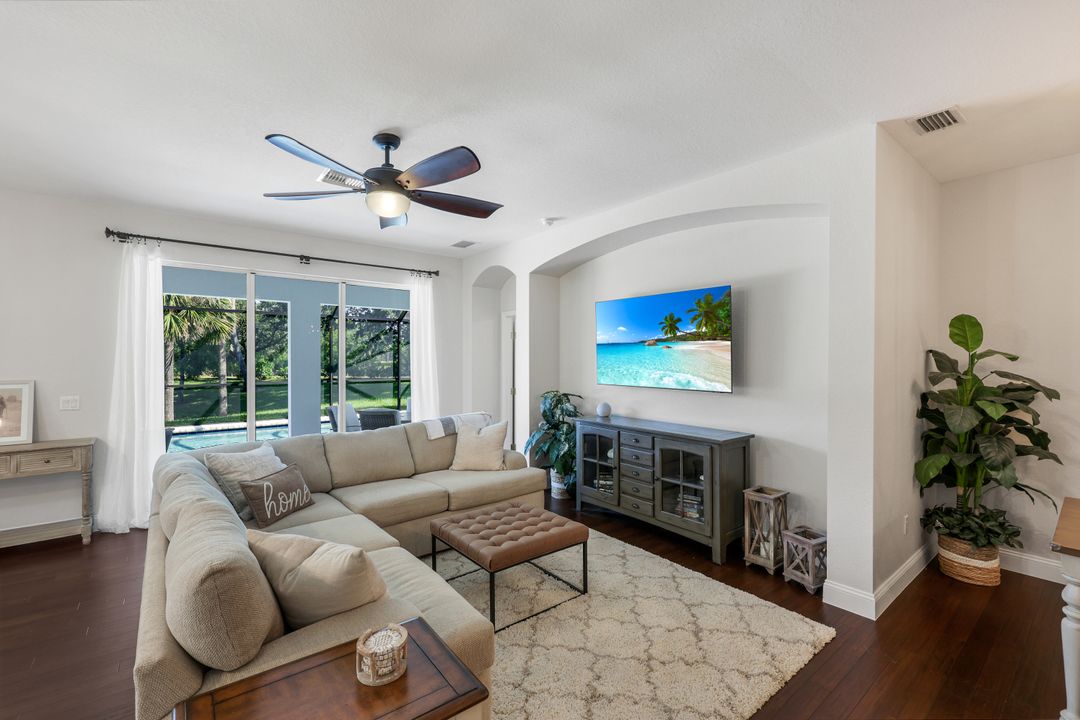 9764 Mendocino Dr, Fort Myers, FL 33919