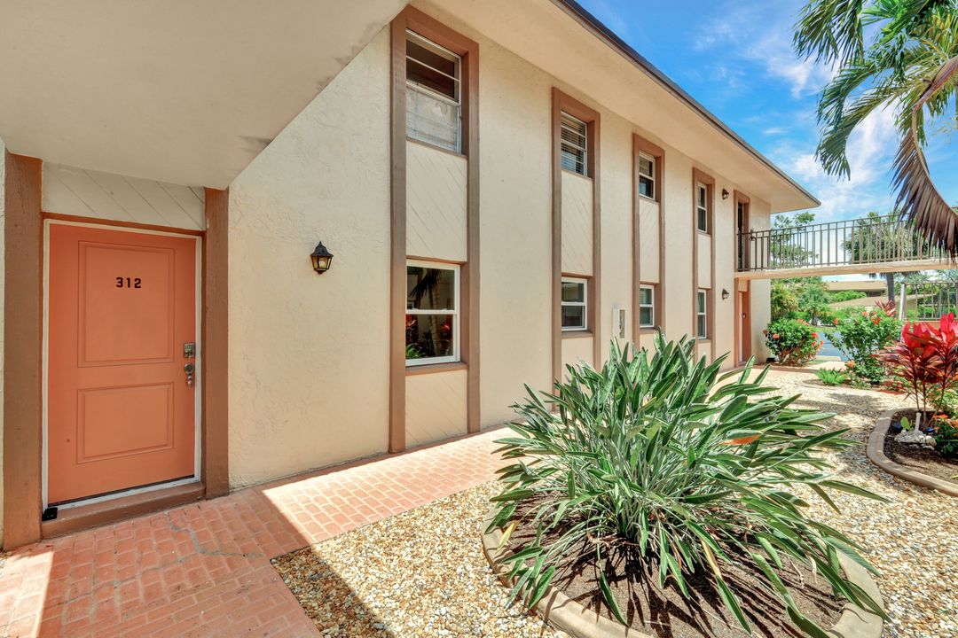 16881 Davis Road #312, Fort Myers, FL 33908
