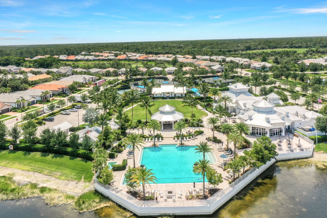 9151 Snowy Owl Wy, Naples, FL 34120