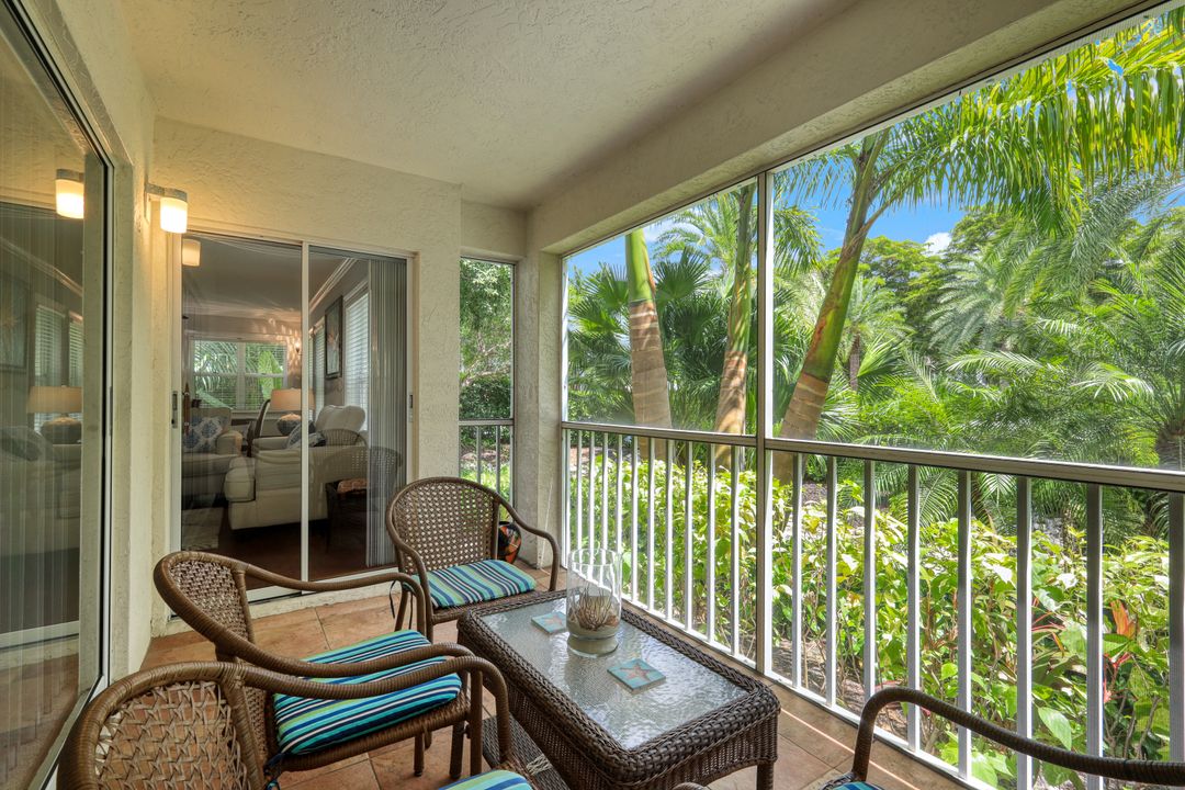 520 Club Side Dr #4, Naples, FL 34110