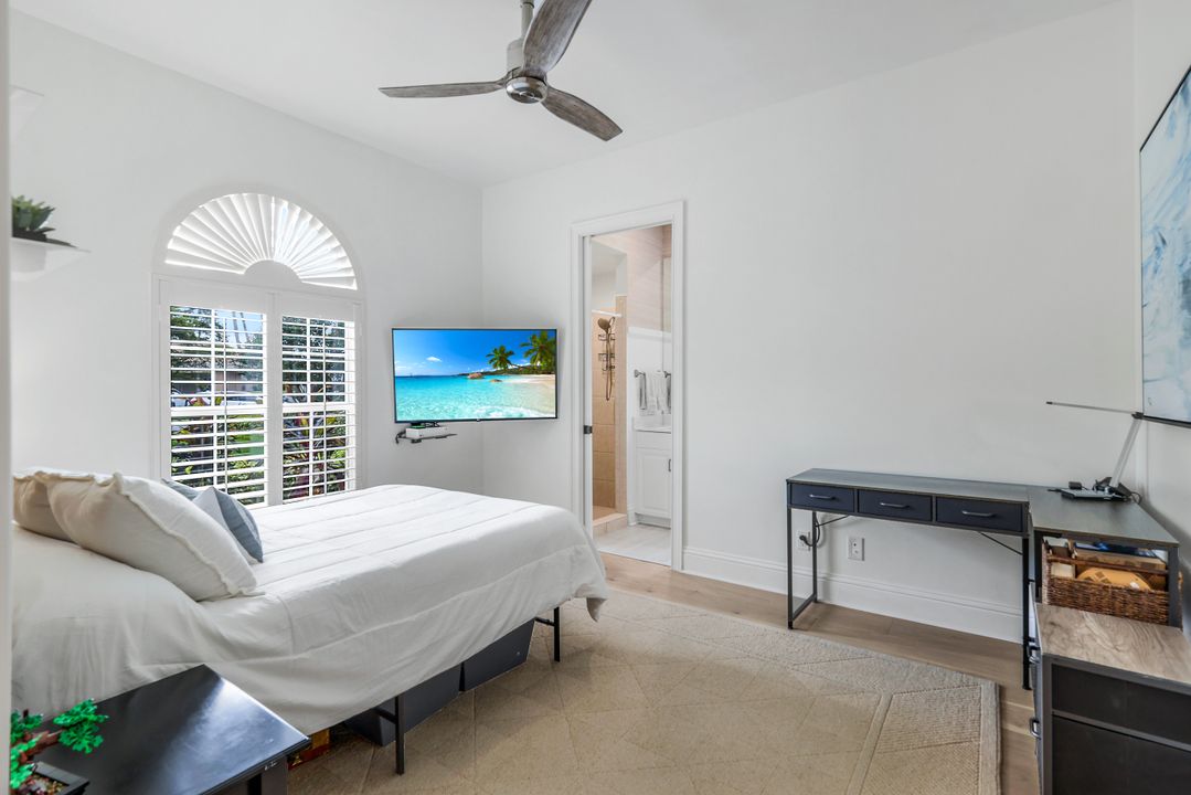 7395 Monteverde Way, Naples, FL 34119