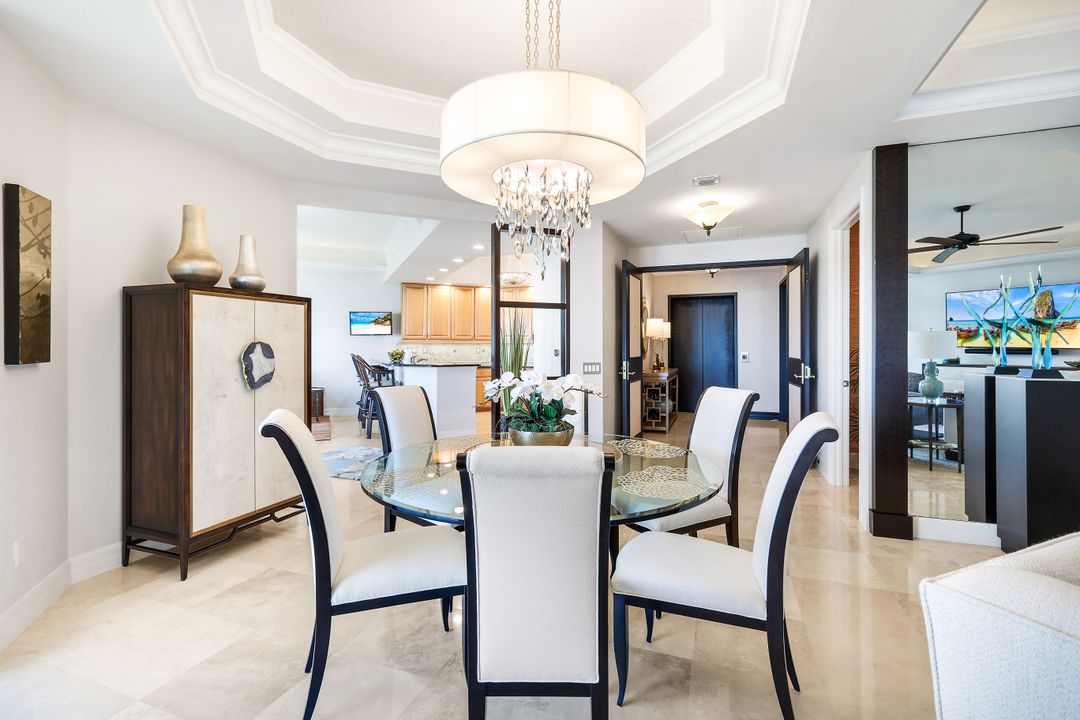 295 Grande Way #1505, Naples, FL 34110