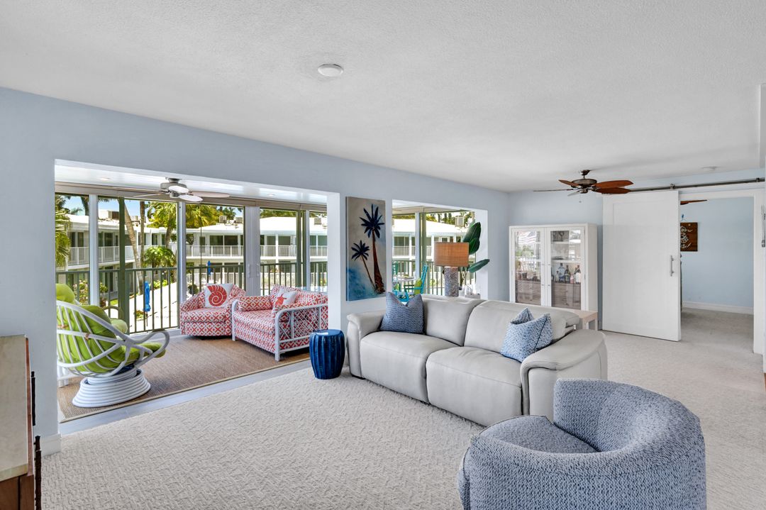 388 Harbour Dr #388, Naples, FL 34103
