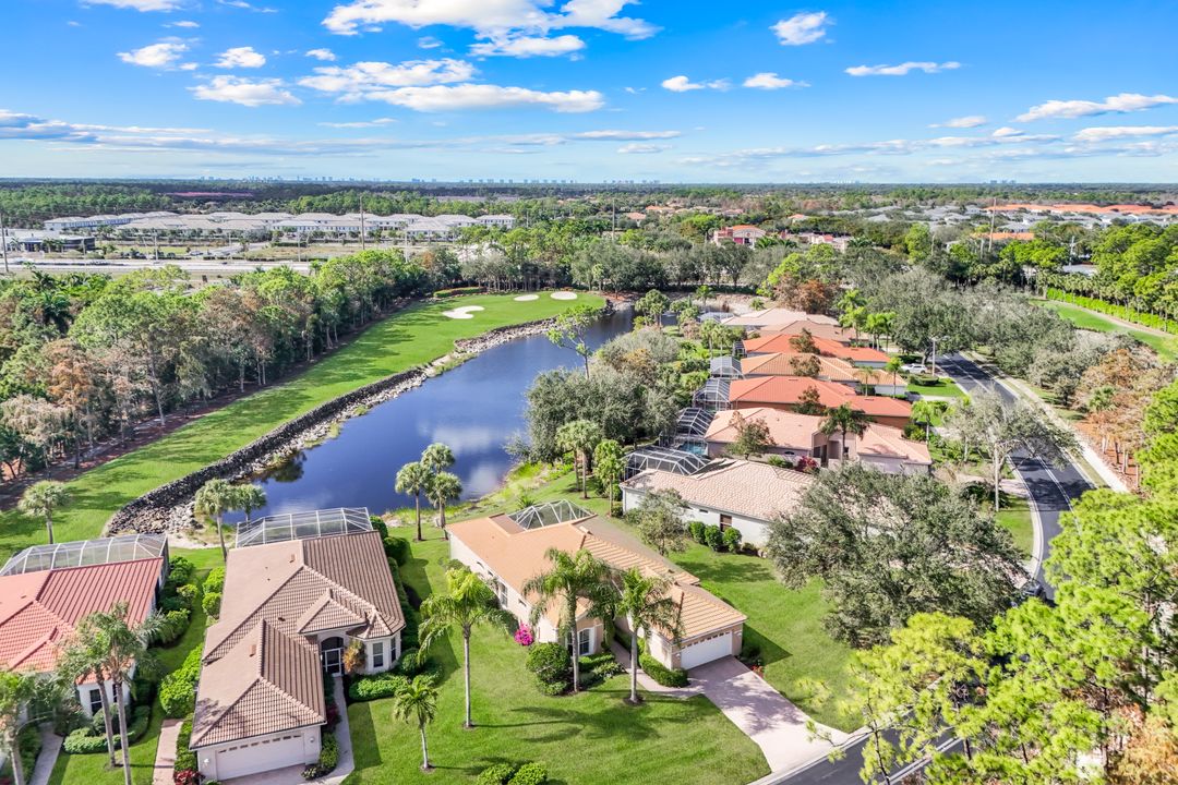 462 Preswick Ln, Naples, FL 34120