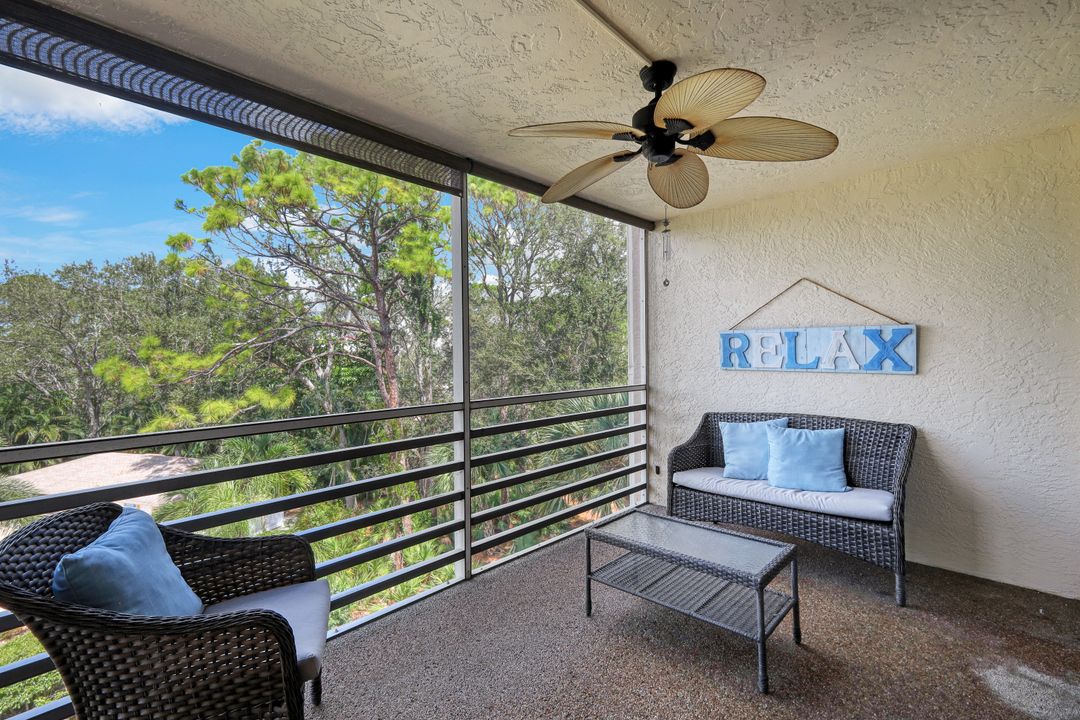 15191 Cedarwood Ln, Naples, FL 34110