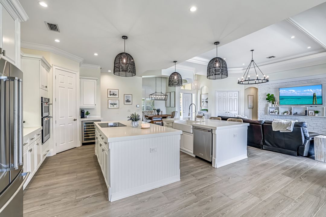 9809 Rocky Bank Dr, Naples, FL 34109