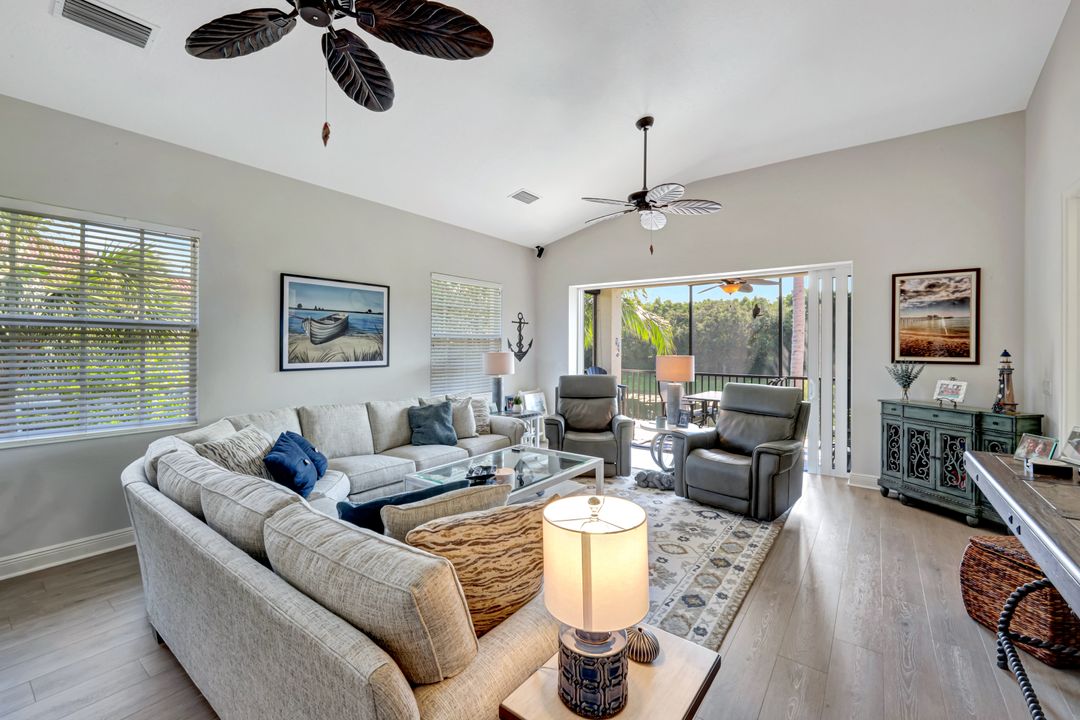 7842 Hawthorne Dr #1703, Naples, FL 34113