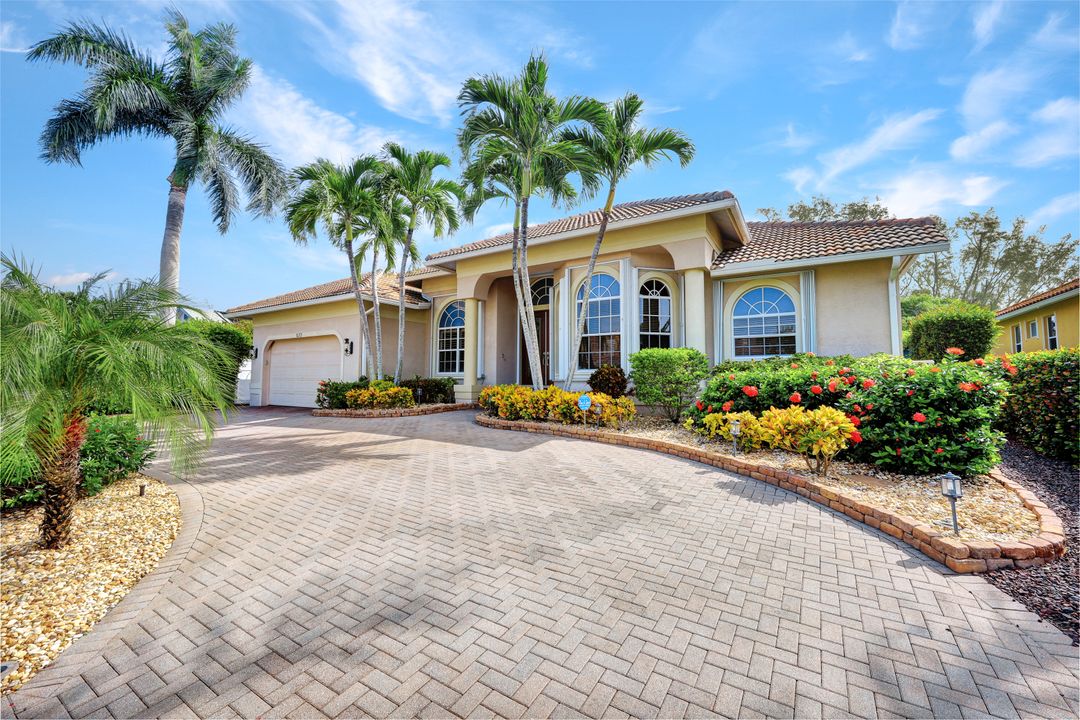 577 Somerset Ct, Marco Island, FL 34145