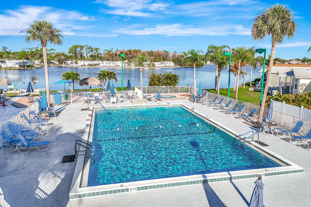 10827 Little Heron Cir SE, Estero, FL 33928