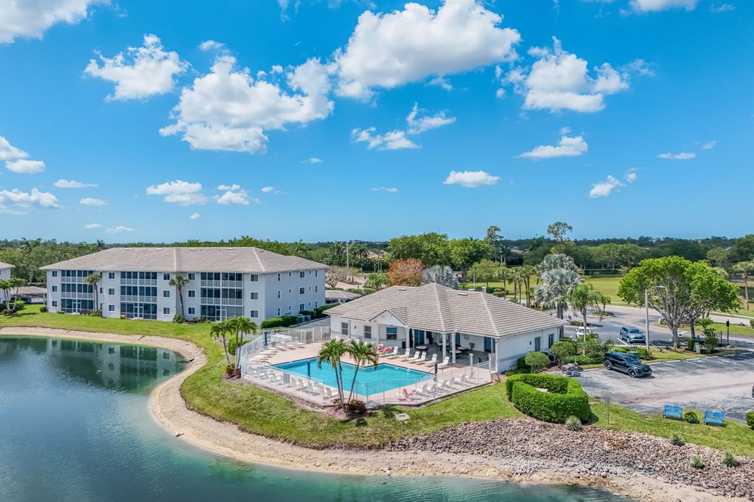 7827 Regal Heron Cir #302, Naples, FL 34104