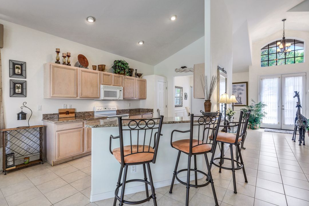 8793 Ventura Way, Naples, FL 34109