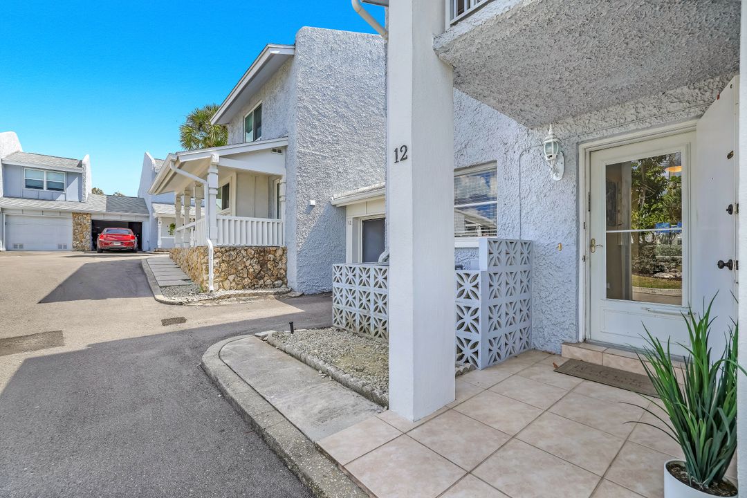 12 Watercolor Cir #12, Naples, FL 34113