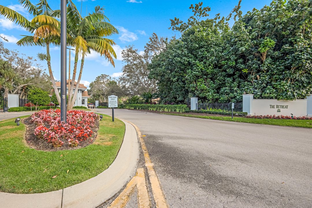 545 Lake Louise Cir #104, Naples, FL 34110