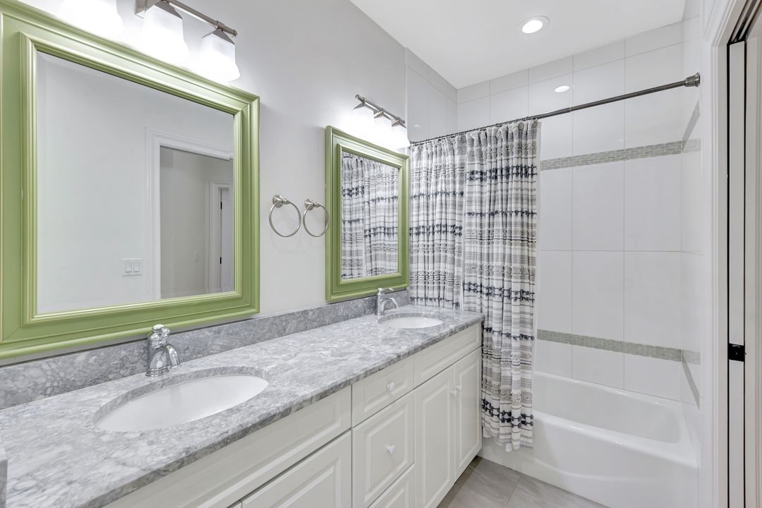 7052 Timberland Cir, Naples, FL 34109