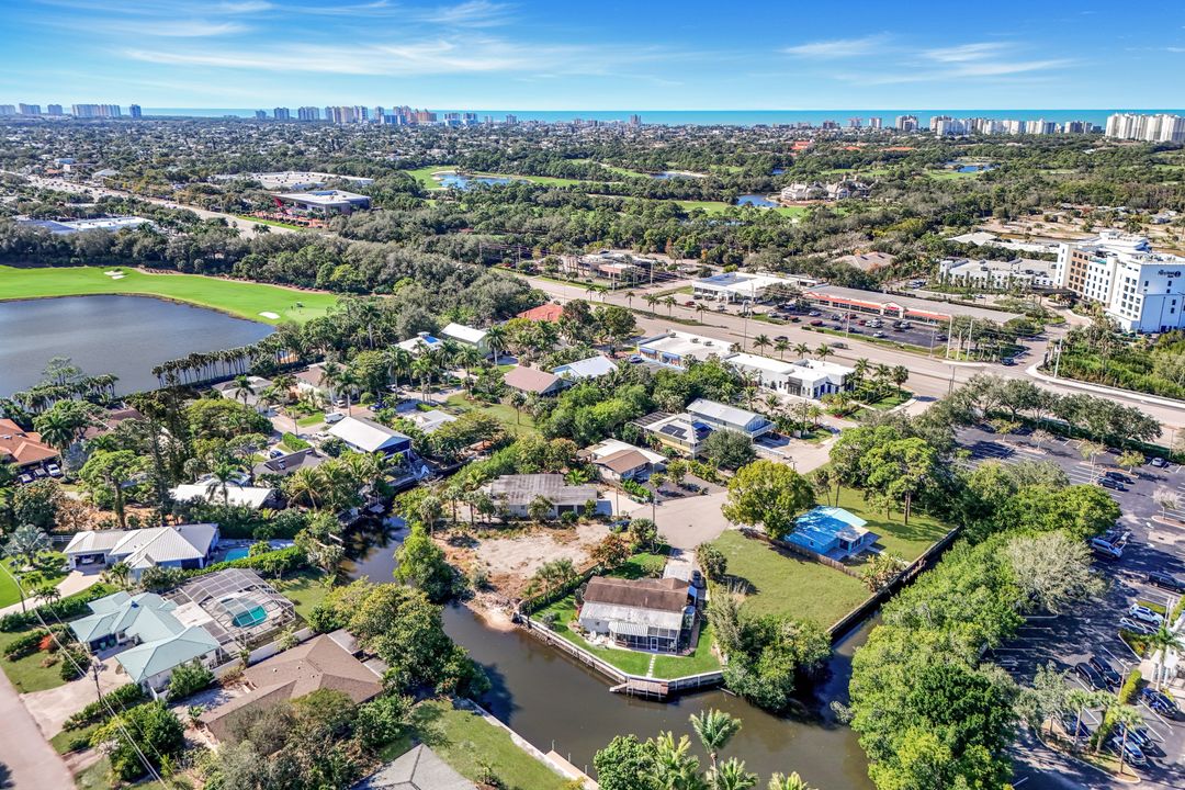 59 River Ct, Naples, FL 34110