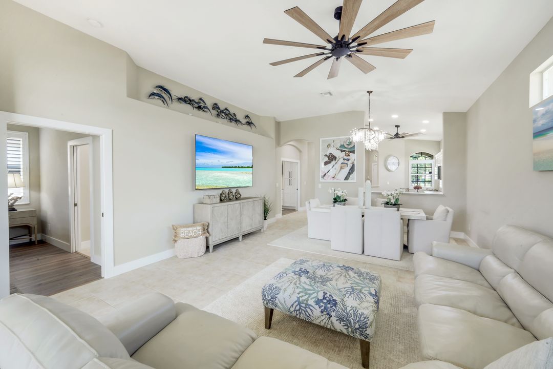 8612 Ibis Cove Cir, Naples, FL 34119