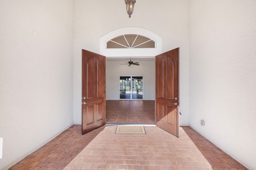 1817 Lagoon Ln, Cape Coral, FL 33914