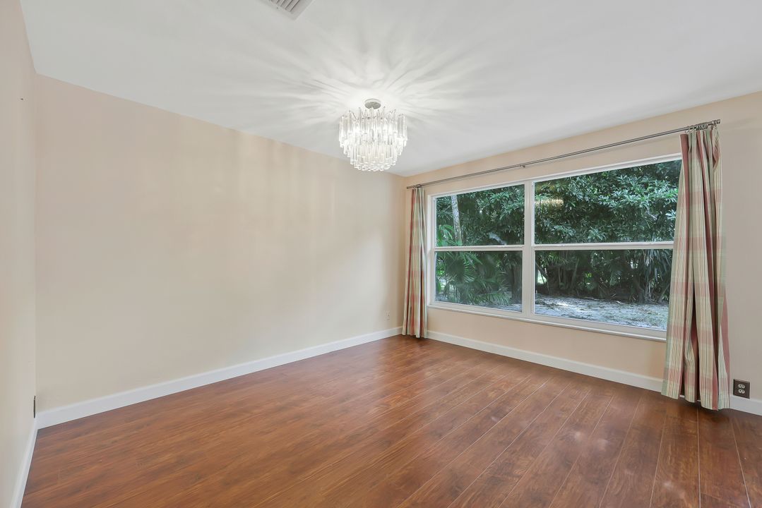 523 E Valley Dr, Bonita Springs, FL 34134