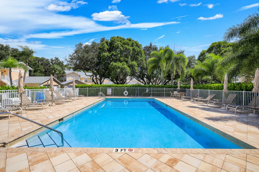 752 Wiggins Lake Dr #201, Naples, FL 34110
