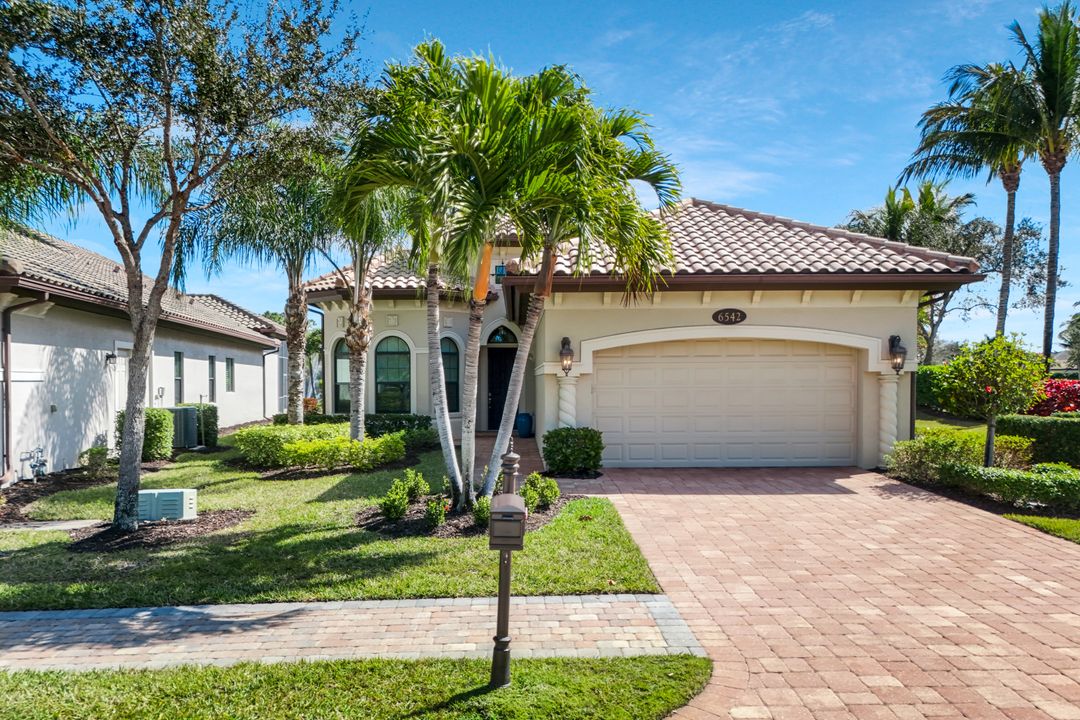 6542 Amarone Ln, Naples, FL 34113