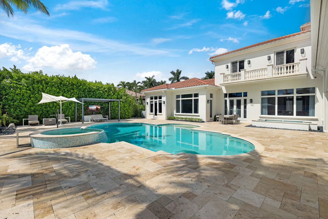 2558 Escada Ct, Naples, FL 34109