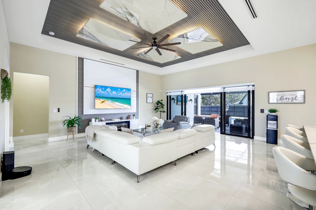 455 SE 17th Ave, Cape Coral, FL 33990