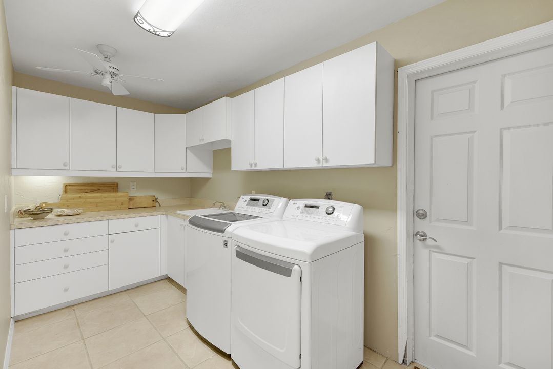1924 Empress Ct, Naples, FL 34110
