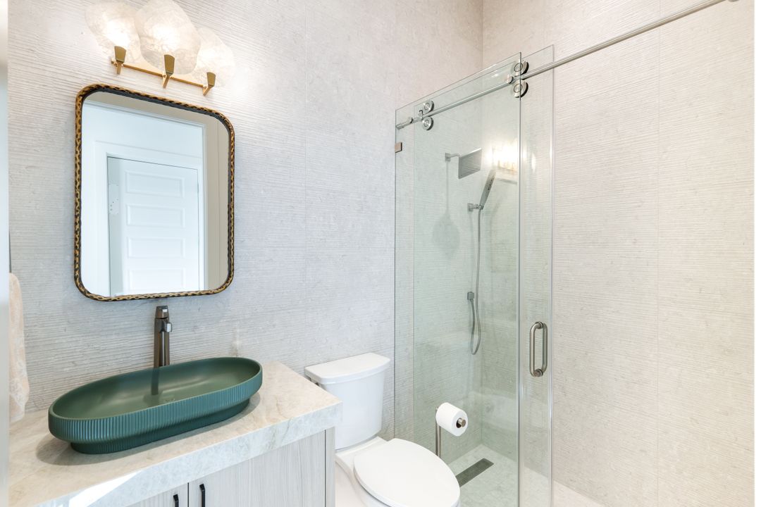 5384 Colonade Ct, Cape Coral, FL 33904