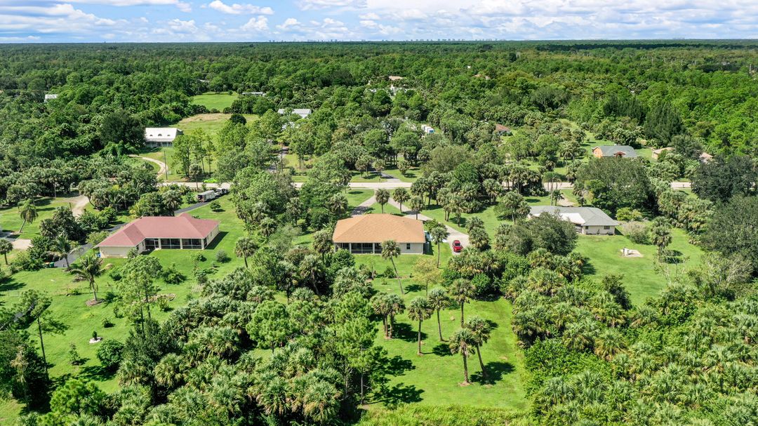 220 13th St SW, Naples, FL 34117