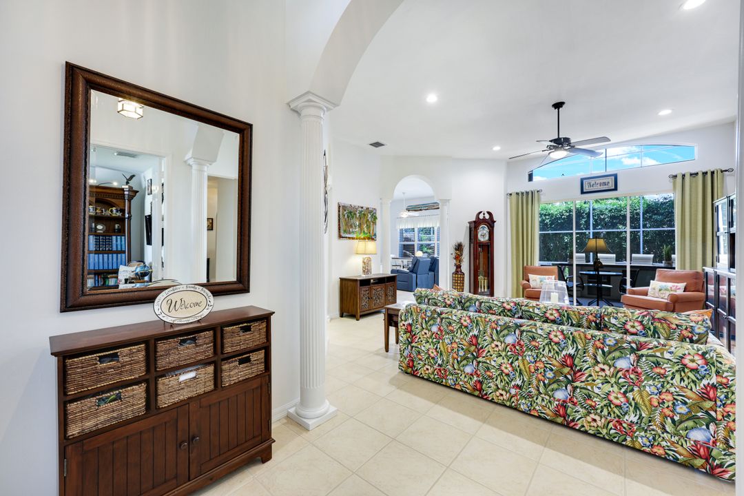 20552 Foxworth Cir, Estero, FL 33928
