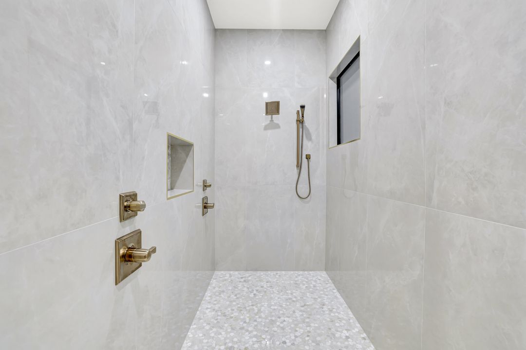 264 13th St NW, Naples, FL 34120