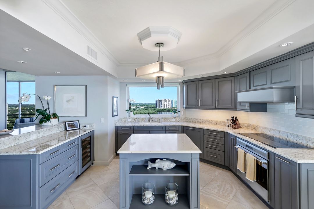 8231 Bay Colony Dr #1701, Naples, FL 34108