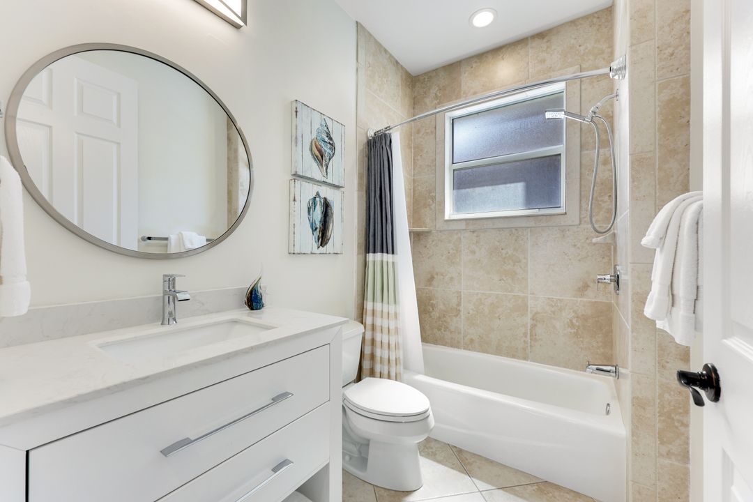 587 97th Ave N, Naples, FL 34108