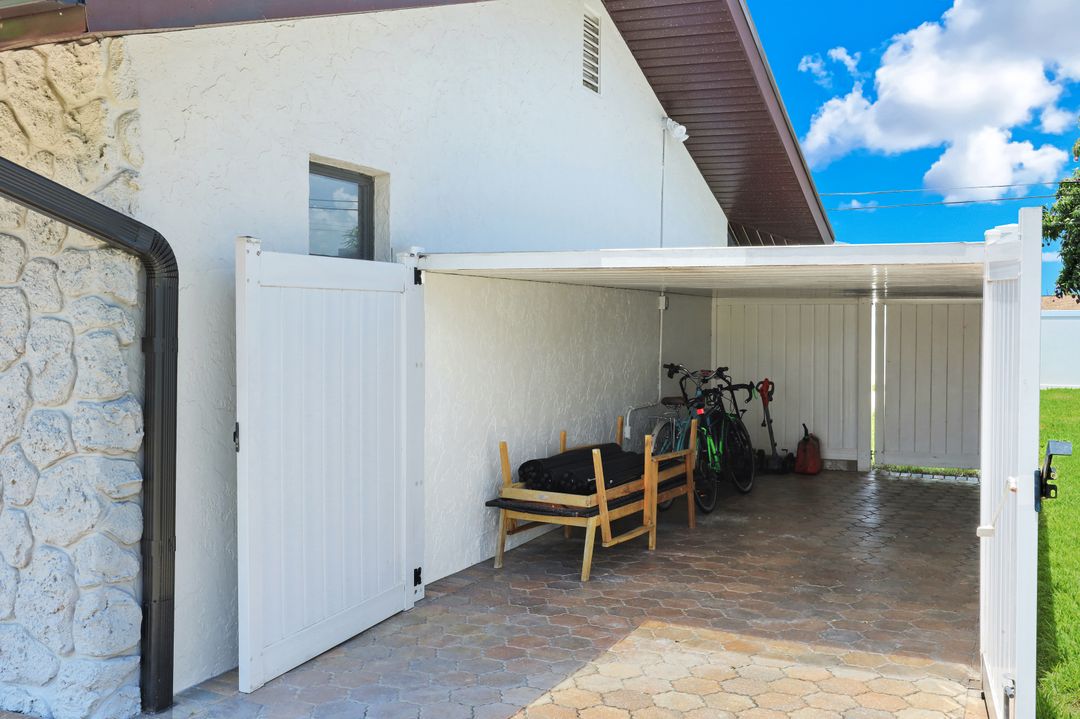 4548 SE 11th Pl, Cape Coral, FL 33904