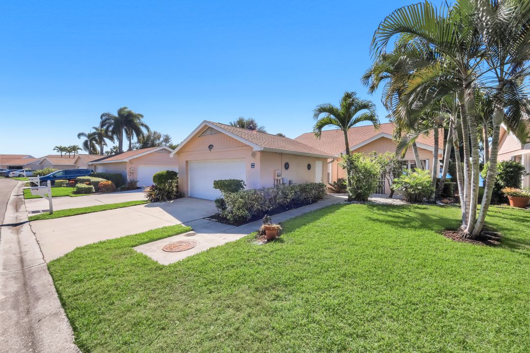 2626 Sailors Way, Naples, FL 34109