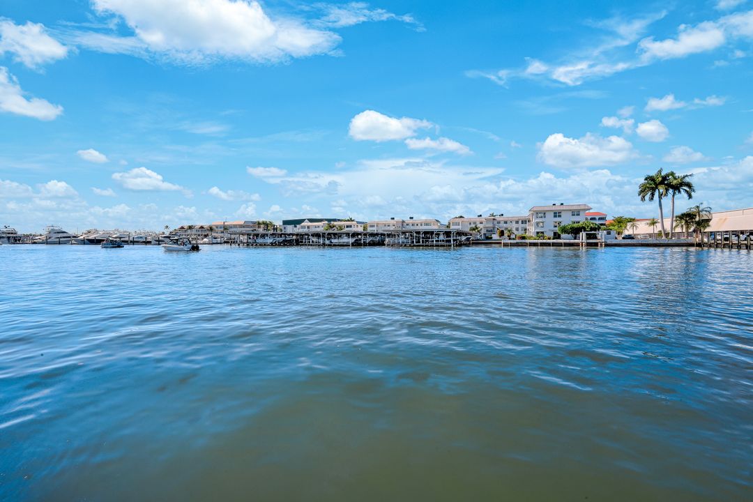 800 River Point Dr #212, Naples, FL 34102