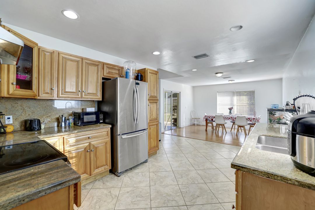 4090 32nd Ave SE, Naples, FL 34117