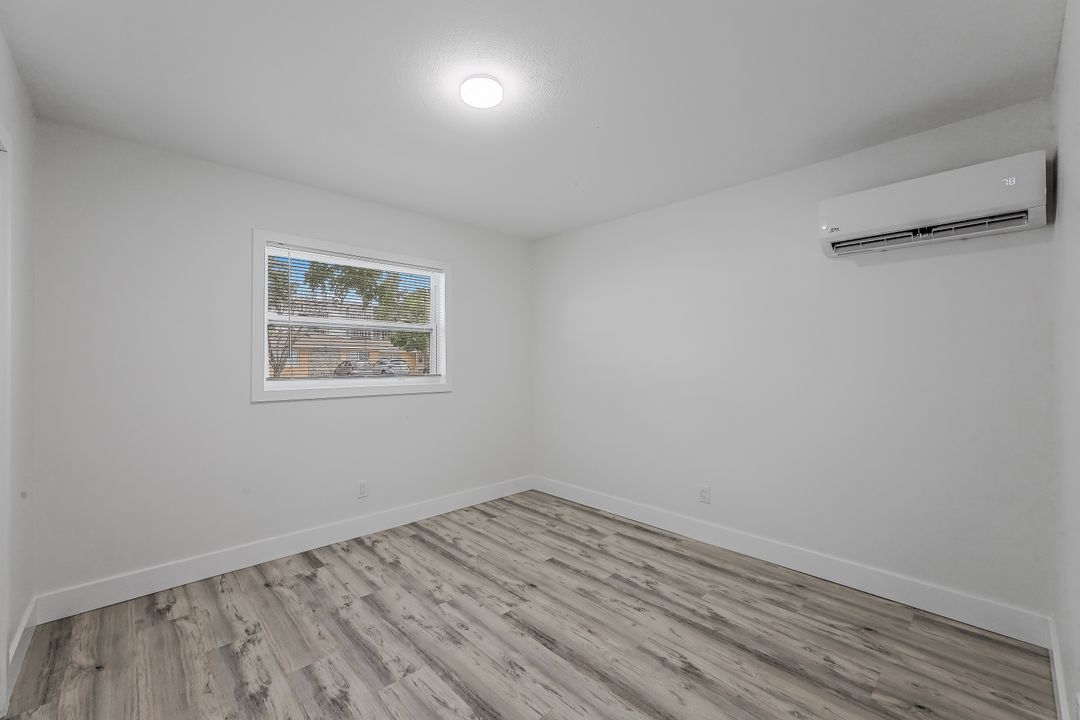 4906 York St, Cape Coral, FL 33904