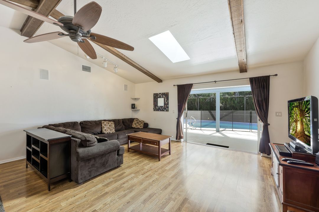 432 SE 17th St, Cape Coral, FL 33990