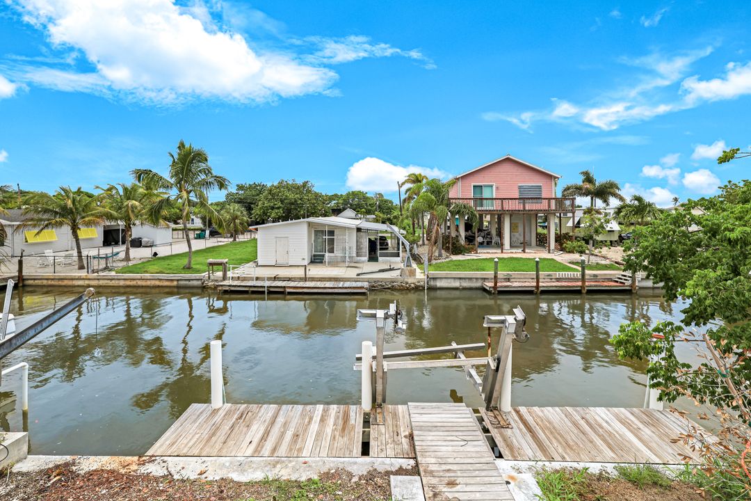 627 Palm Dr, Naples, FL 34114