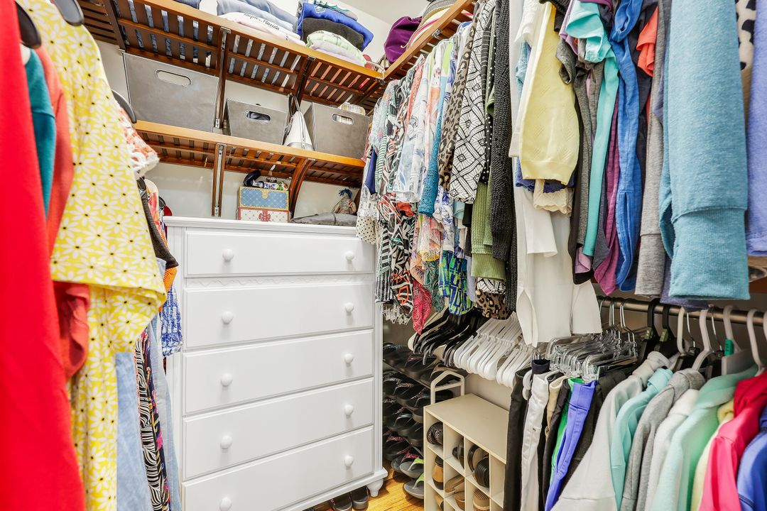 5926 Amberwood Dr, Naples, FL 34110