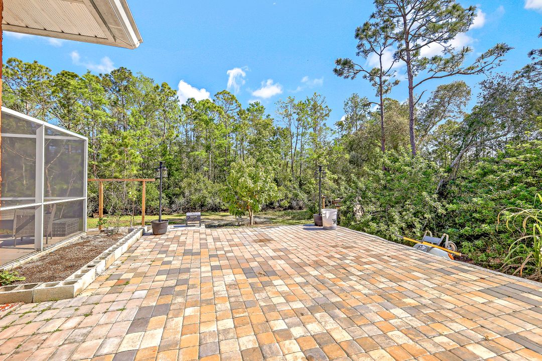 537 Allison St E, Lehigh Acres, FL 33974