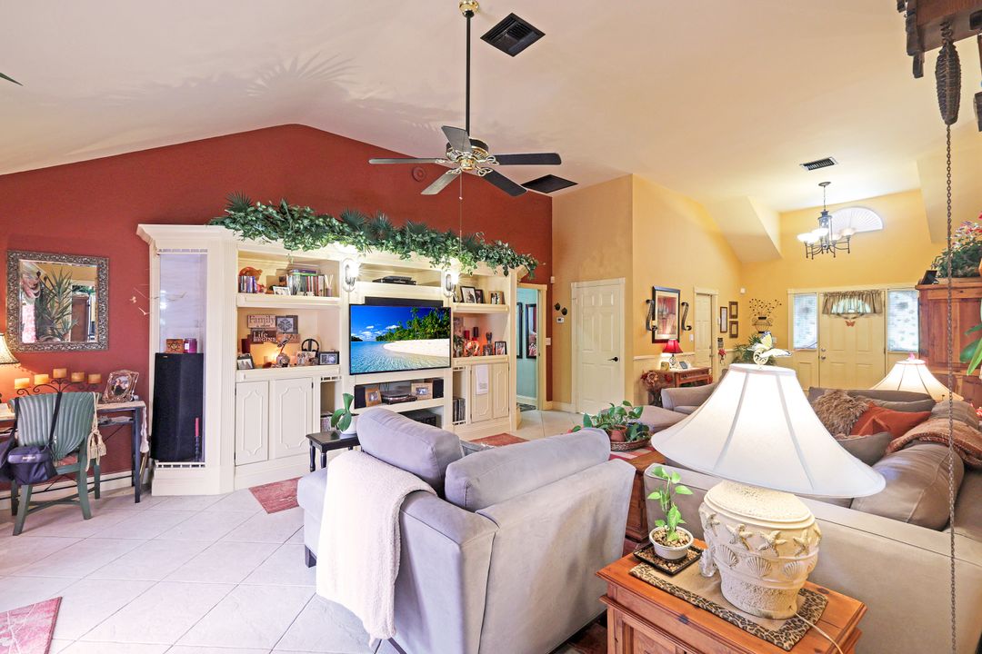 84 Valley Stream Ln, Naples, FL 34113