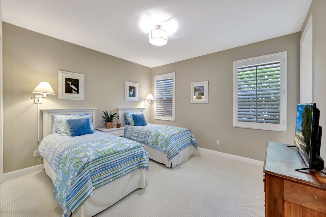 3671 Olde Cottage Ln, Bonita Springs, FL 34134