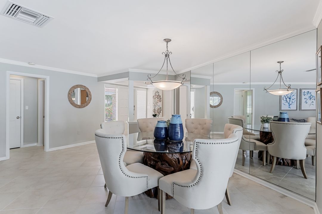 727 Park Shore Dr, Naples, FL 34103