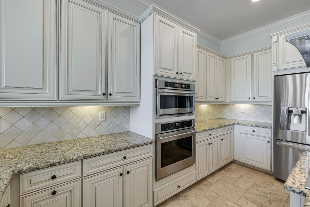 28647 Lisburn Ct, Bonita Springs, FL 34135