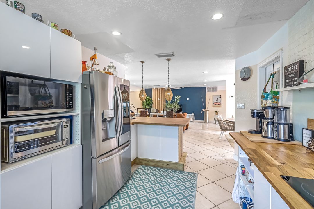 5333 Cocoa Ct, Cape Coral, FL 33904